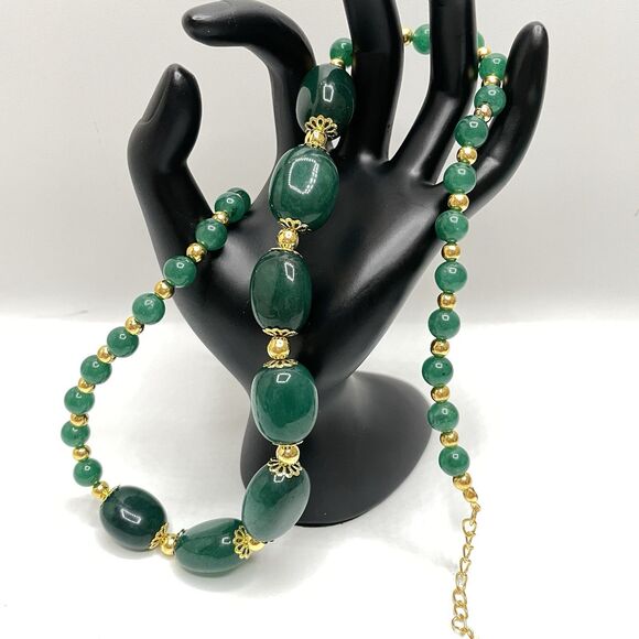 Artisan Handcrafted Green Gemstone Gold Tone Beaded Statement Necklace Elegant - Picture 4 of 8